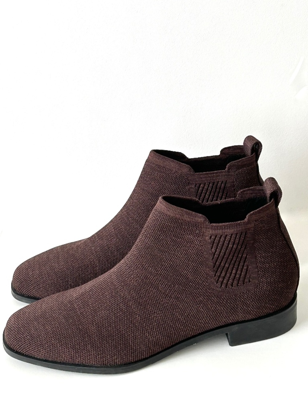 Vivaia Ryan Slip-On Square-Toe Chelsea Boots